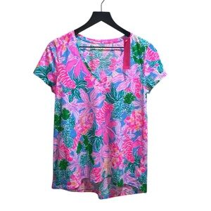 NWT Lilly Pulitzer Etta V-neck Tigers Lair print tee | size small